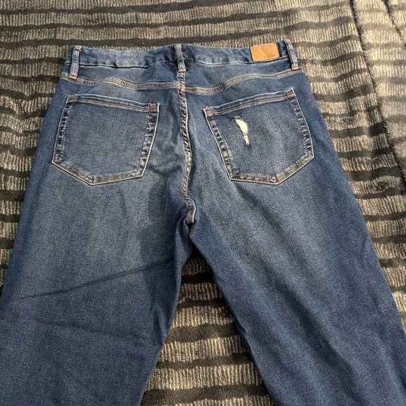 Plus size Crop Jeans size 12. - Picture 2 of 8